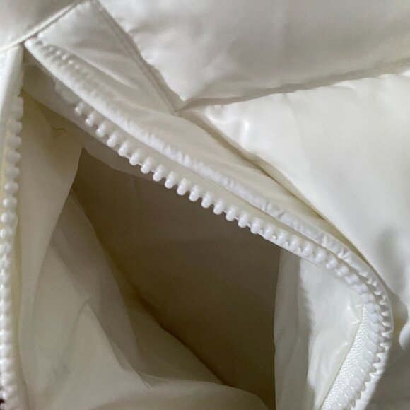 Unisex Moncler White Down Jacket With Hood - Picture 5 of 10